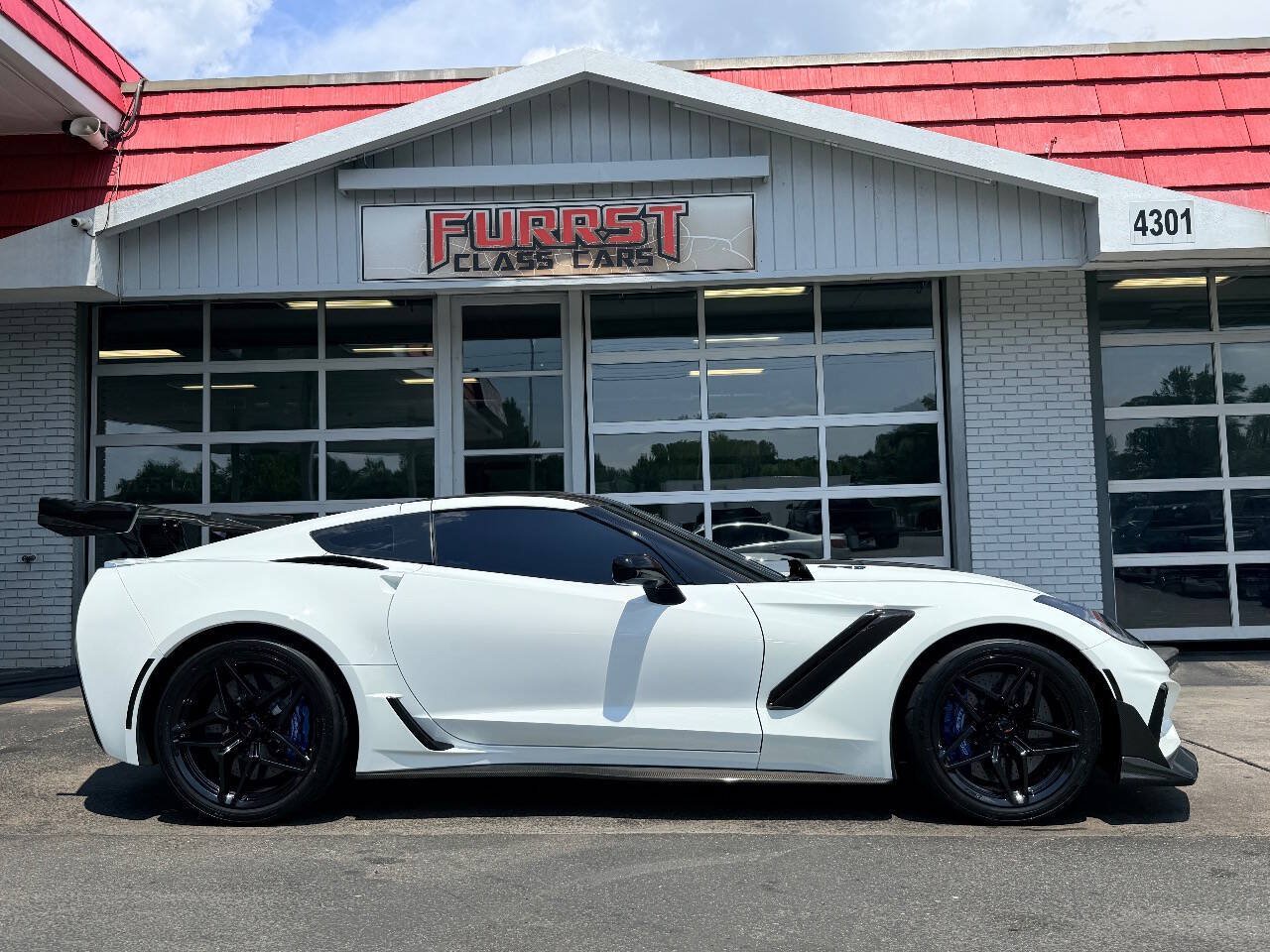 Used 2019 Chevrolet Corvette ZR1 w/ ZTK Track Performance Package RWD image 9