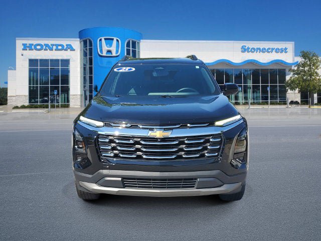 Used 2025 Chevrolet Equinox LT w/ Convenience Package II FWD image 3