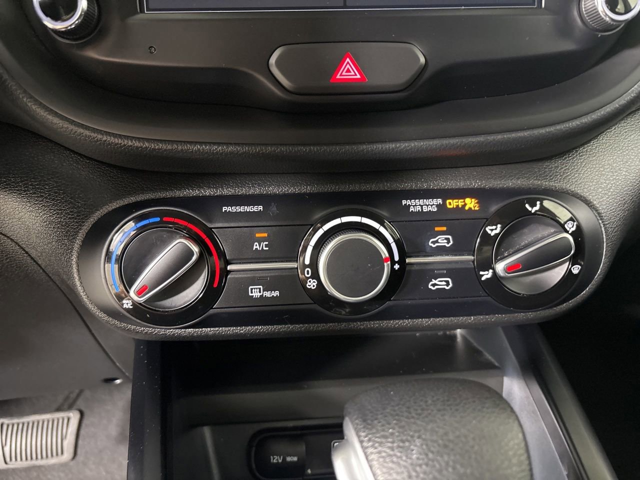 Used 2025 Kia Soul LX FWD image 16