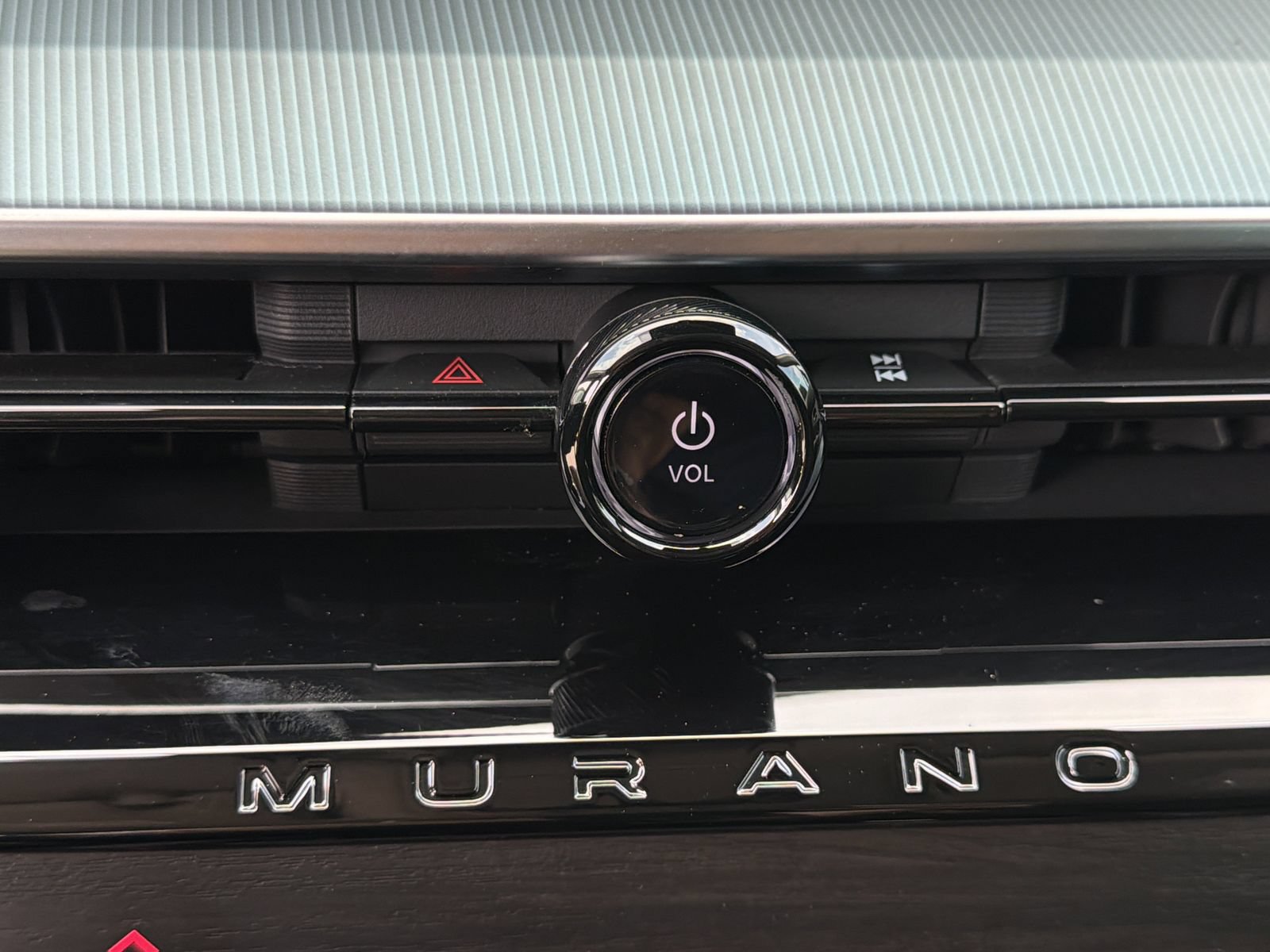Certified 2025 Nissan Murano SL w/ Cargo Package AWD/4WD image 9