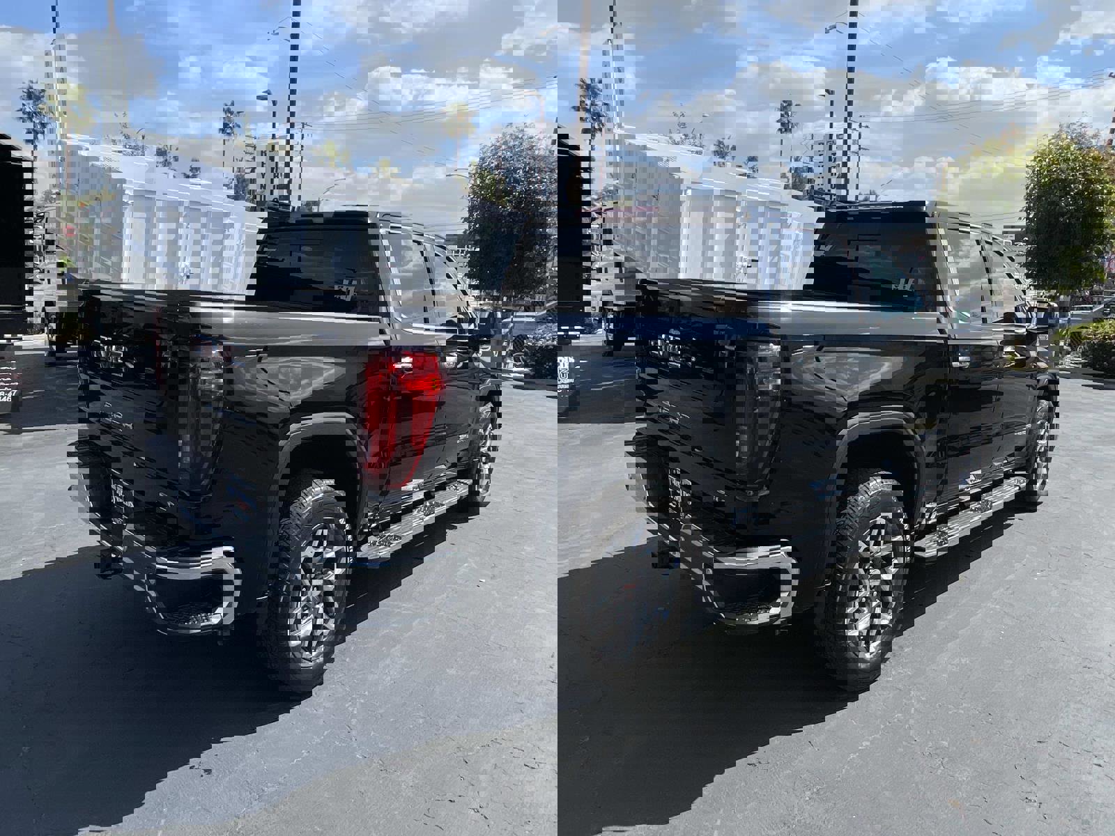 New 2026 GMC Sierra 1500 SLT w/ SLT Premium Plus Package image 5