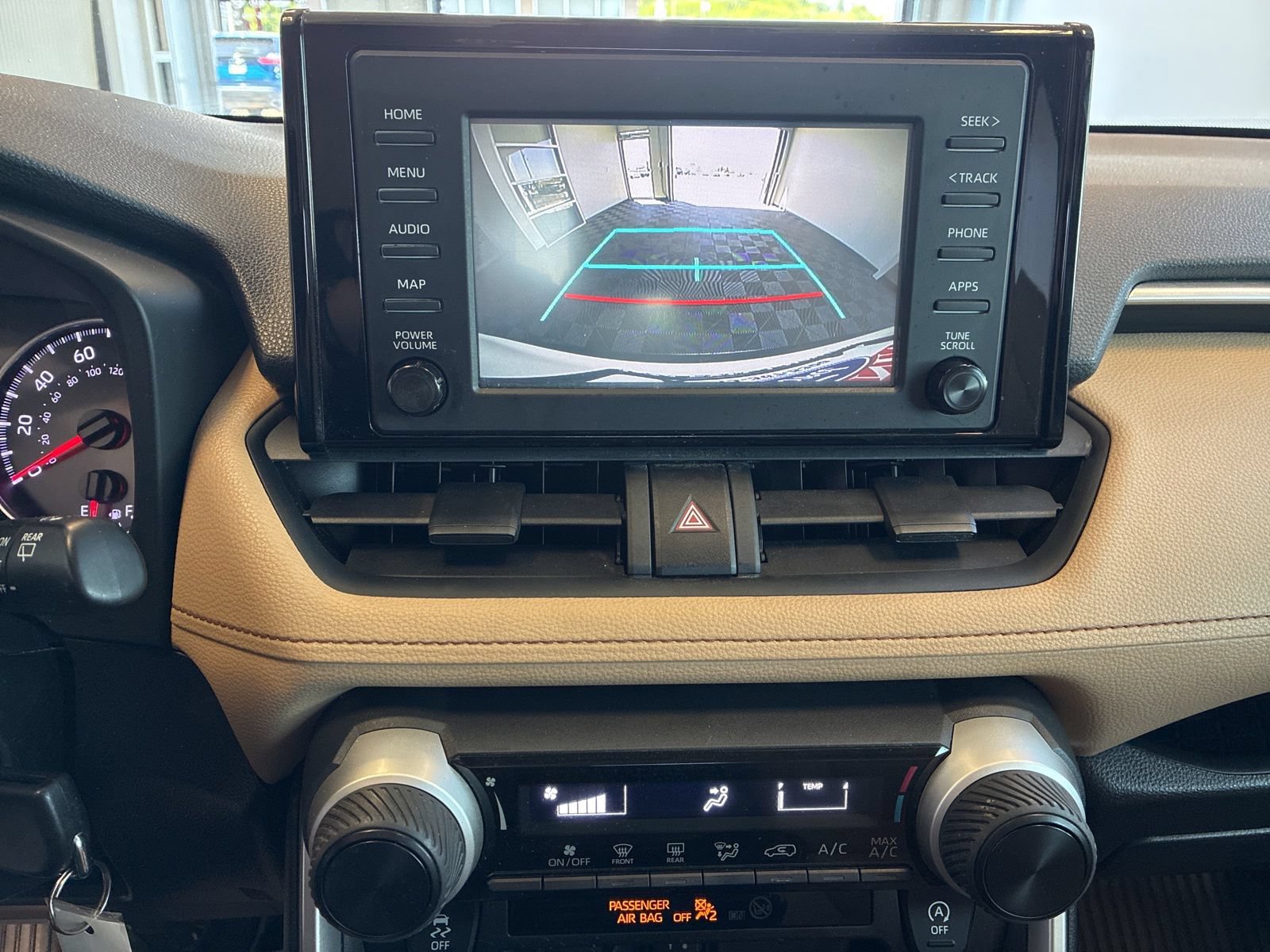 Used 2019 Toyota RAV4 LE w/ All Weather Liner Package AWD/4WD image 25