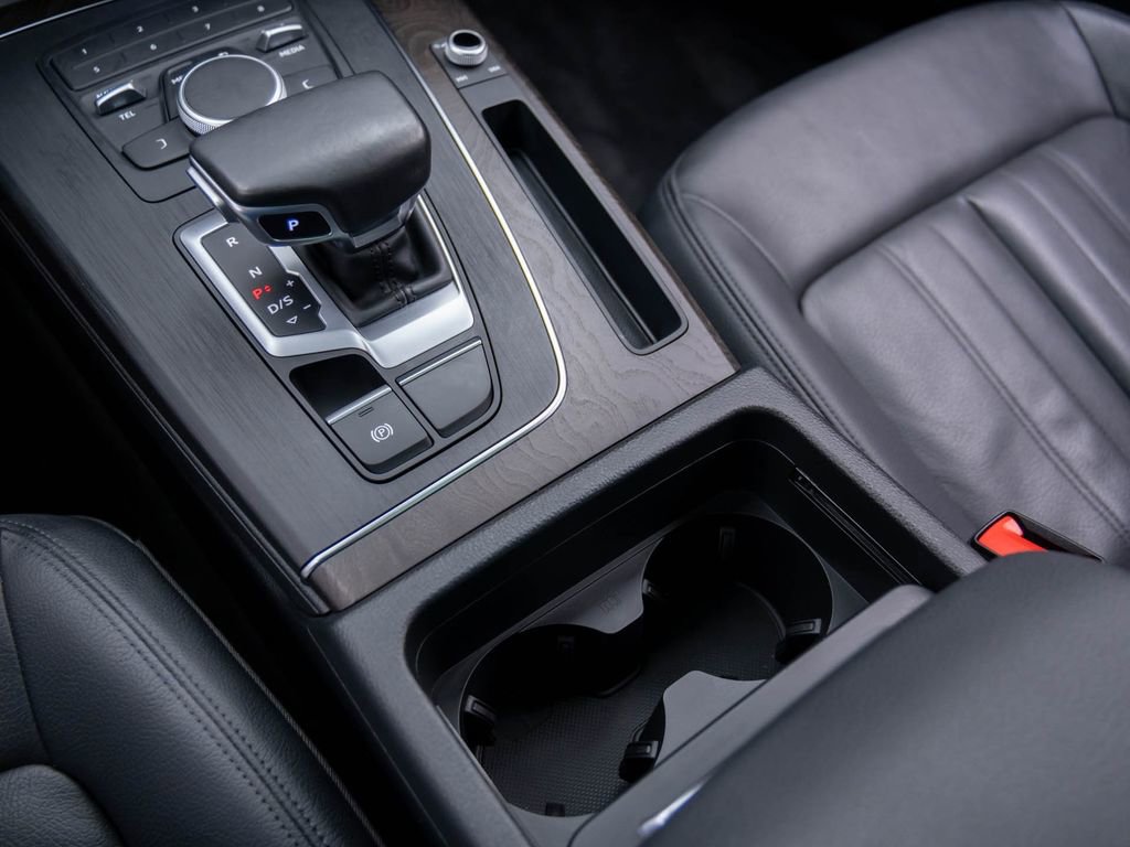 Used 2020 Audi Q5 2.0T Premium w/ Convenience Package image 31