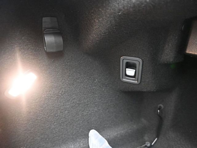 Used 2023 Mercedes-Benz E 450 4MATIC Cabriolet image 25