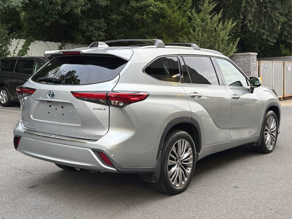Used 2021 Toyota Highlander Platinum AWD/4WD image 4