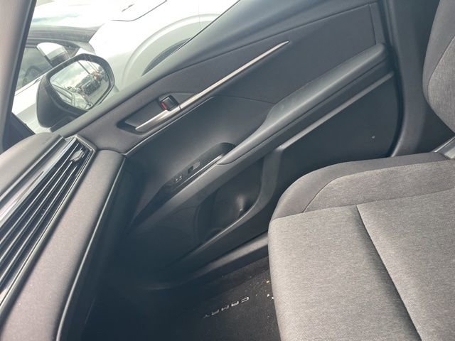 Used 2025 Toyota Camry LE w/ Convenience Package FWD image 4