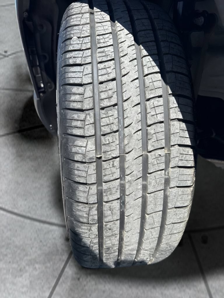 Used 2025 Honda Pilot Sport image 31