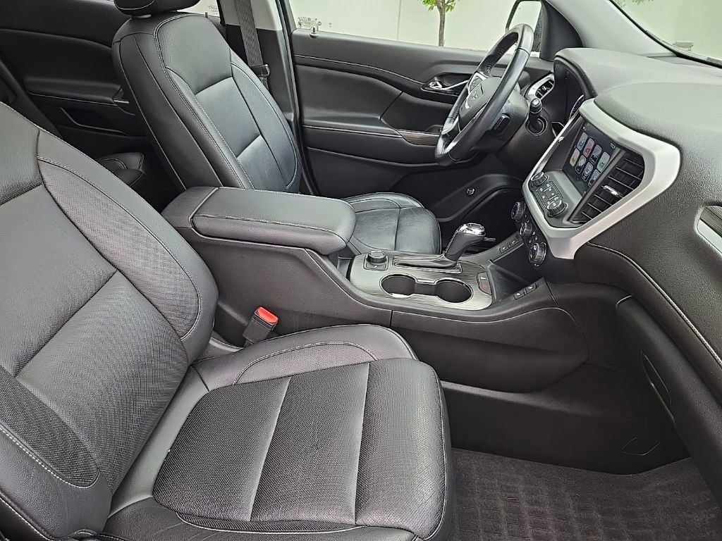 Used 2019 GMC Acadia SLT w/ LPO, Floor Liner Package FWD image 29