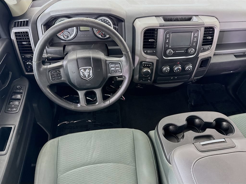 Used 2017 RAM 1500 Express AWD/4WD image 3