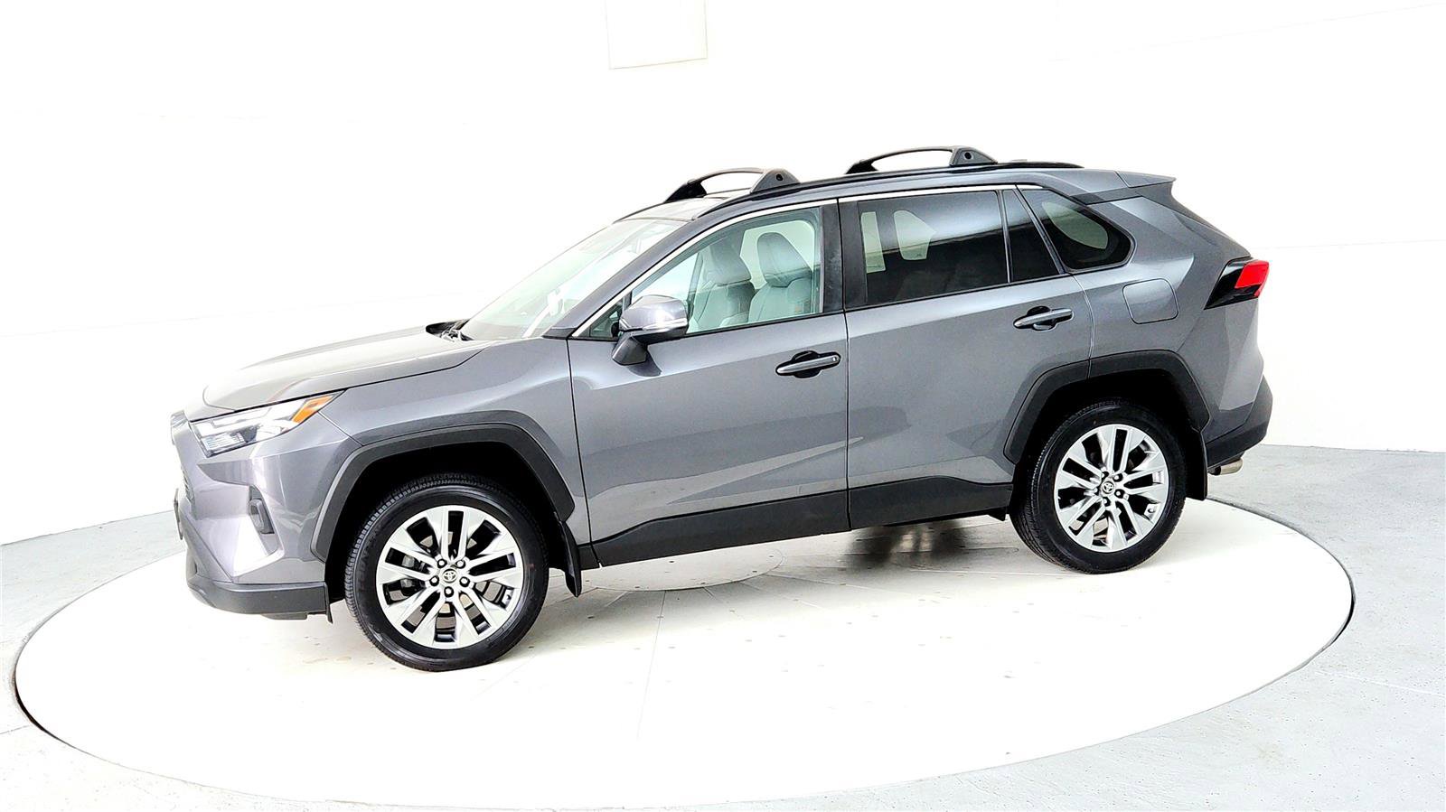 Certified 2022 Toyota RAV4 XLE Premium image 3