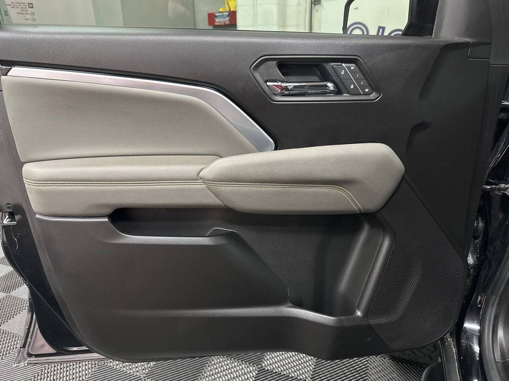 Used 2024 Chevrolet Colorado ZR2 w/ ZR2 Convenience Package III image 17