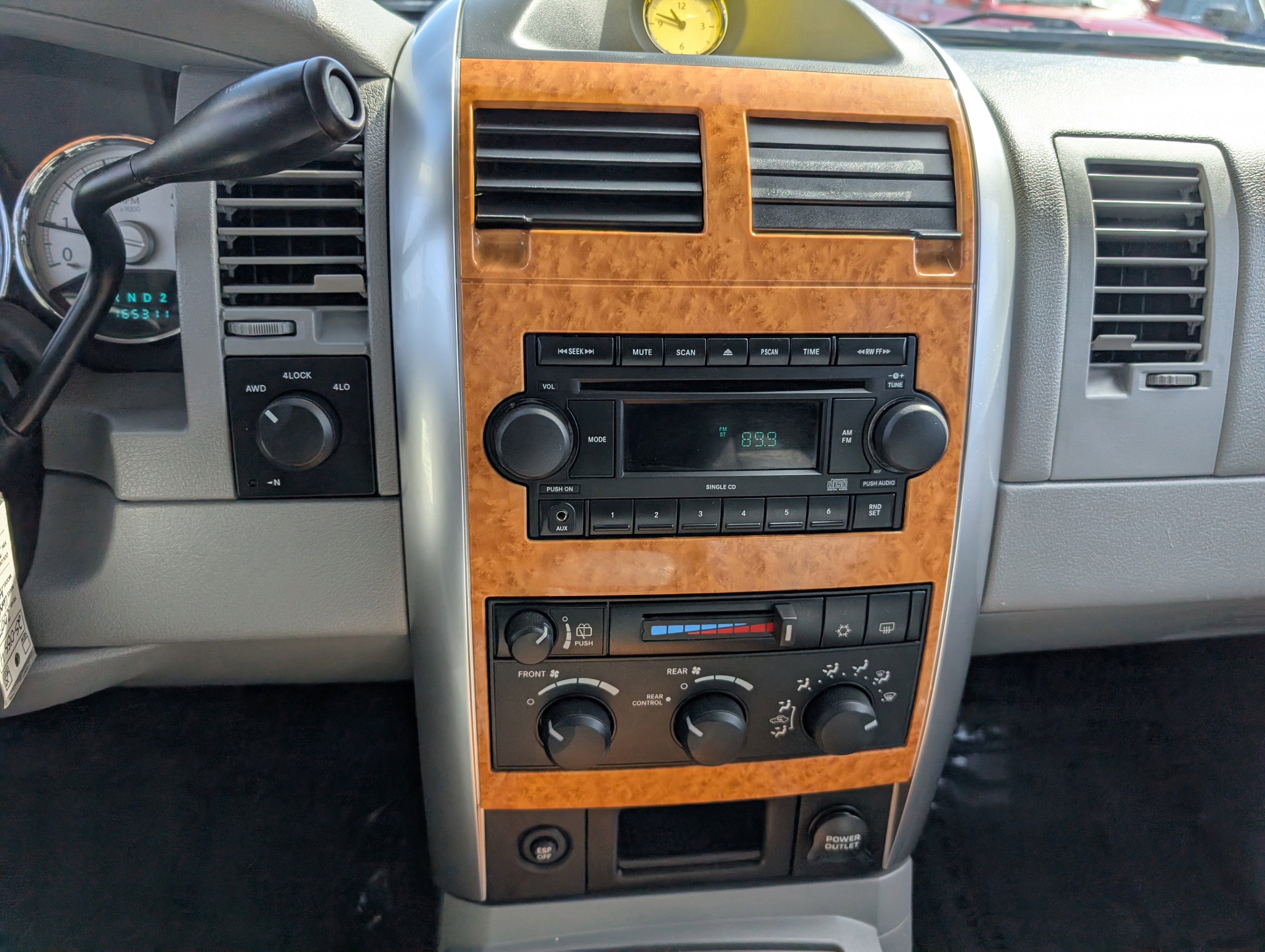 Used 2007 Chrysler Aspen Limited w/ Trailer Tow Group image 18