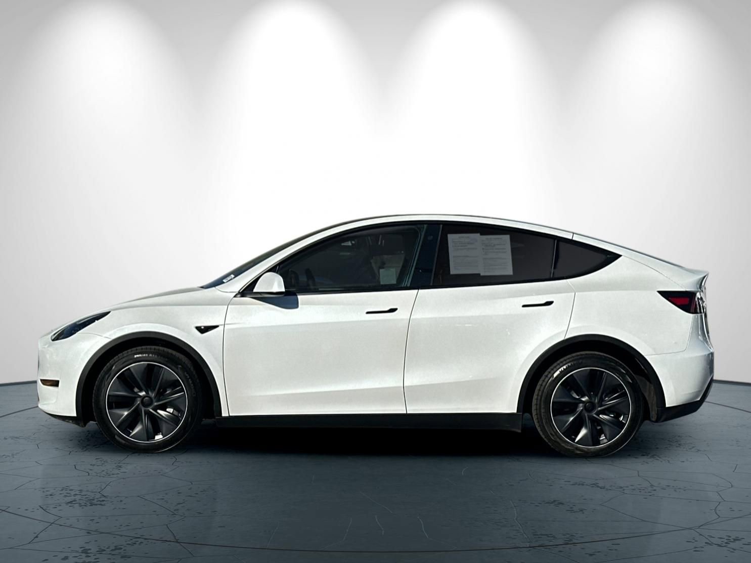 Used 2023 Tesla Model Y Long Range image 7
