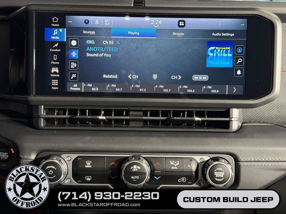 Used 2025 Jeep Wrangler Unlimited Rubicon AWD/4WD image 30