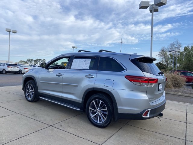 Used 2019 Toyota Highlander XLE image 8