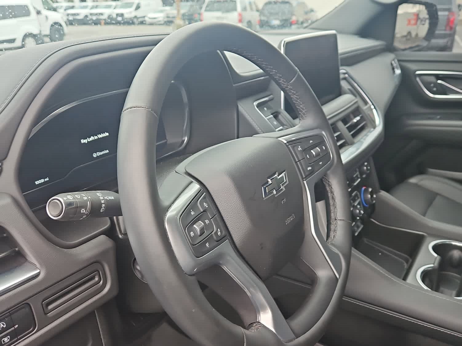 Used 2024 Chevrolet Tahoe Z71 w/ Luxury Package image 2