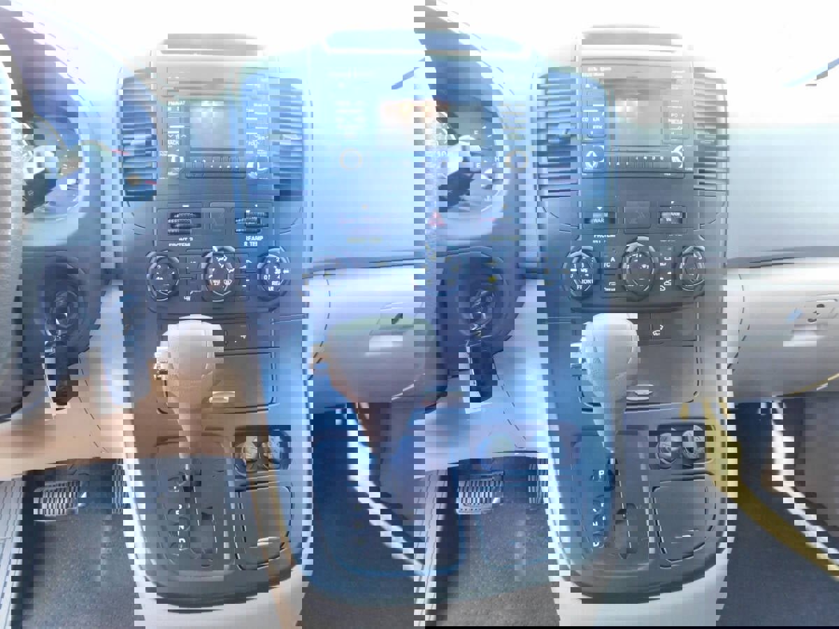 Used 2012 Kia Sedona LX image 12