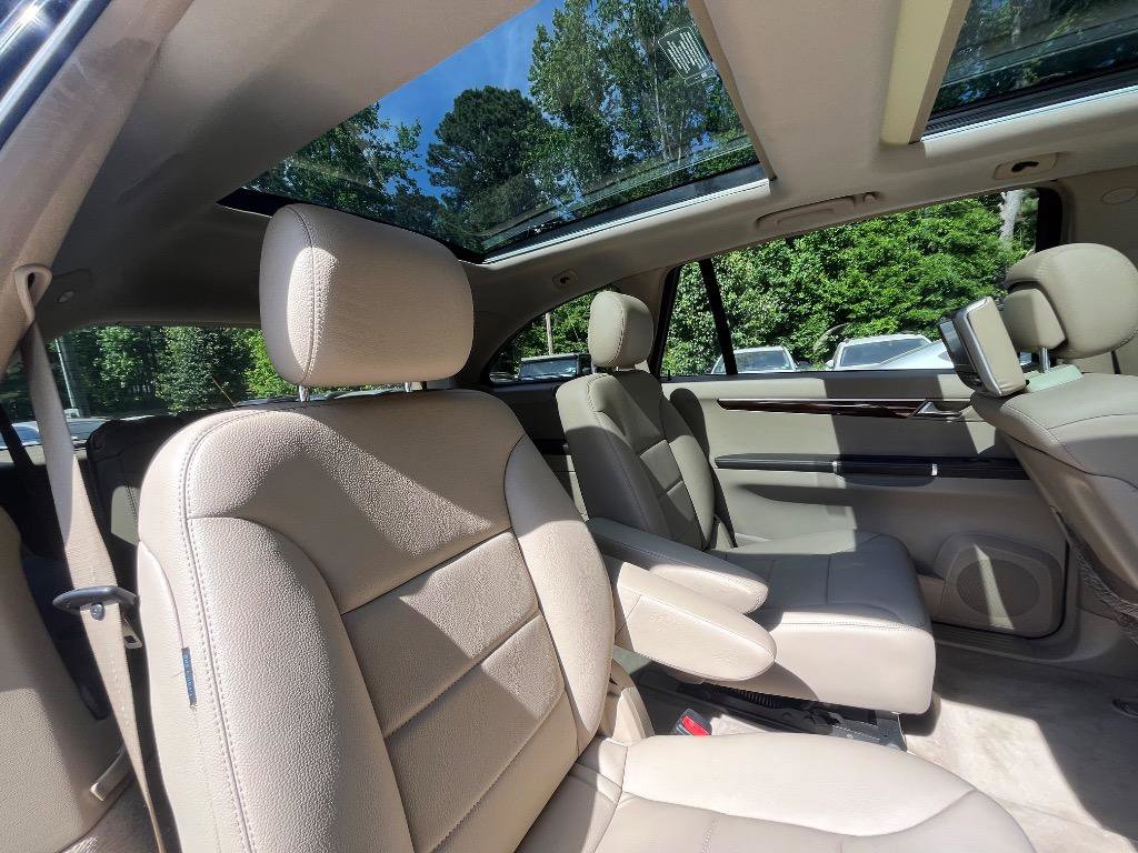 Used 2011 Mercedes-Benz R 350 4MATIC image 35