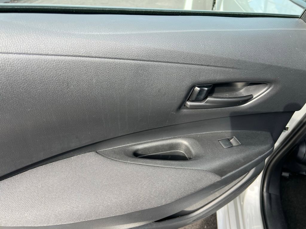 Used 2022 Toyota Corolla LE FWD image 37