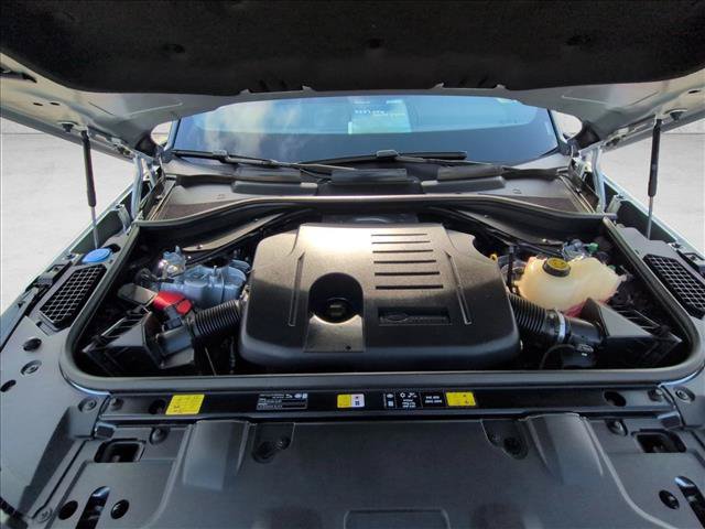 Used 2025 Land Rover Range Rover SE AWD/4WD image 25