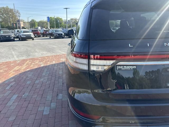 Used 2023 Lincoln Aviator Reserve w/ Equipment Group 201A image 10