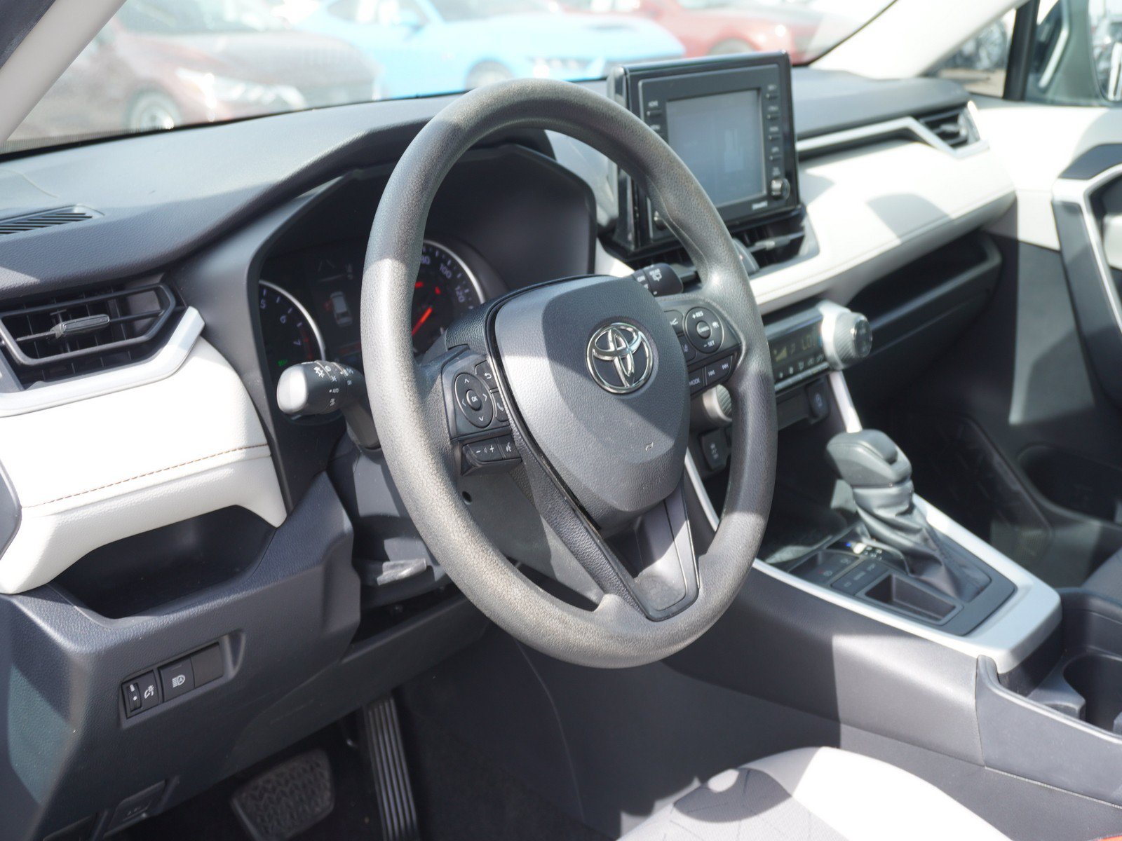 Used 2020 Toyota RAV4 XLE w/ All Weather Liner Package FWD image 19