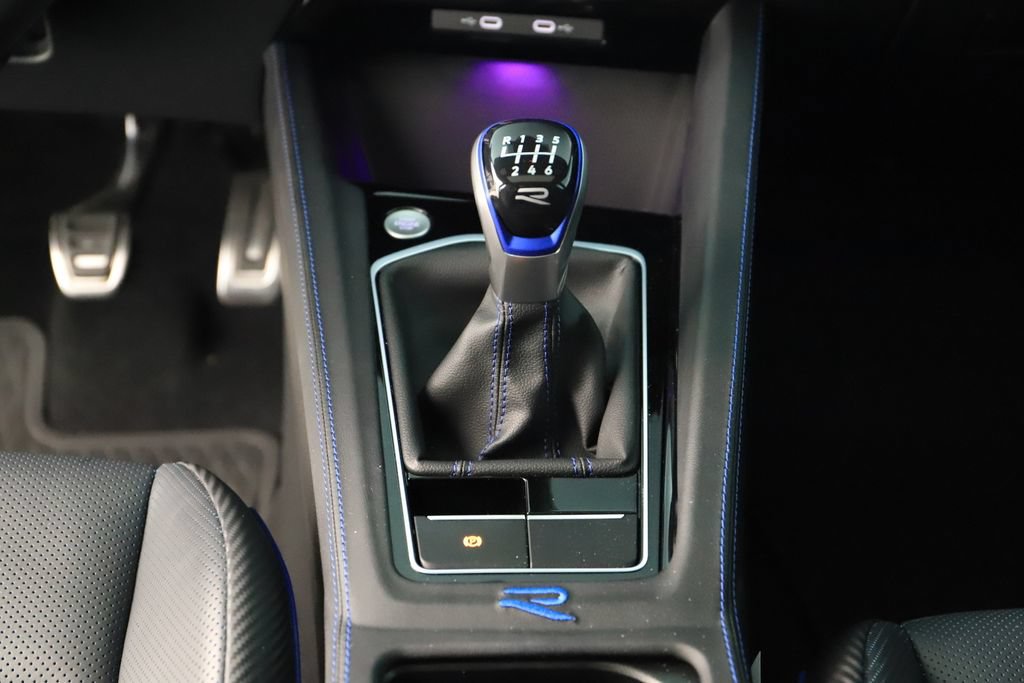 Used 2024 Volkswagen Golf R AWD/4WD image 21