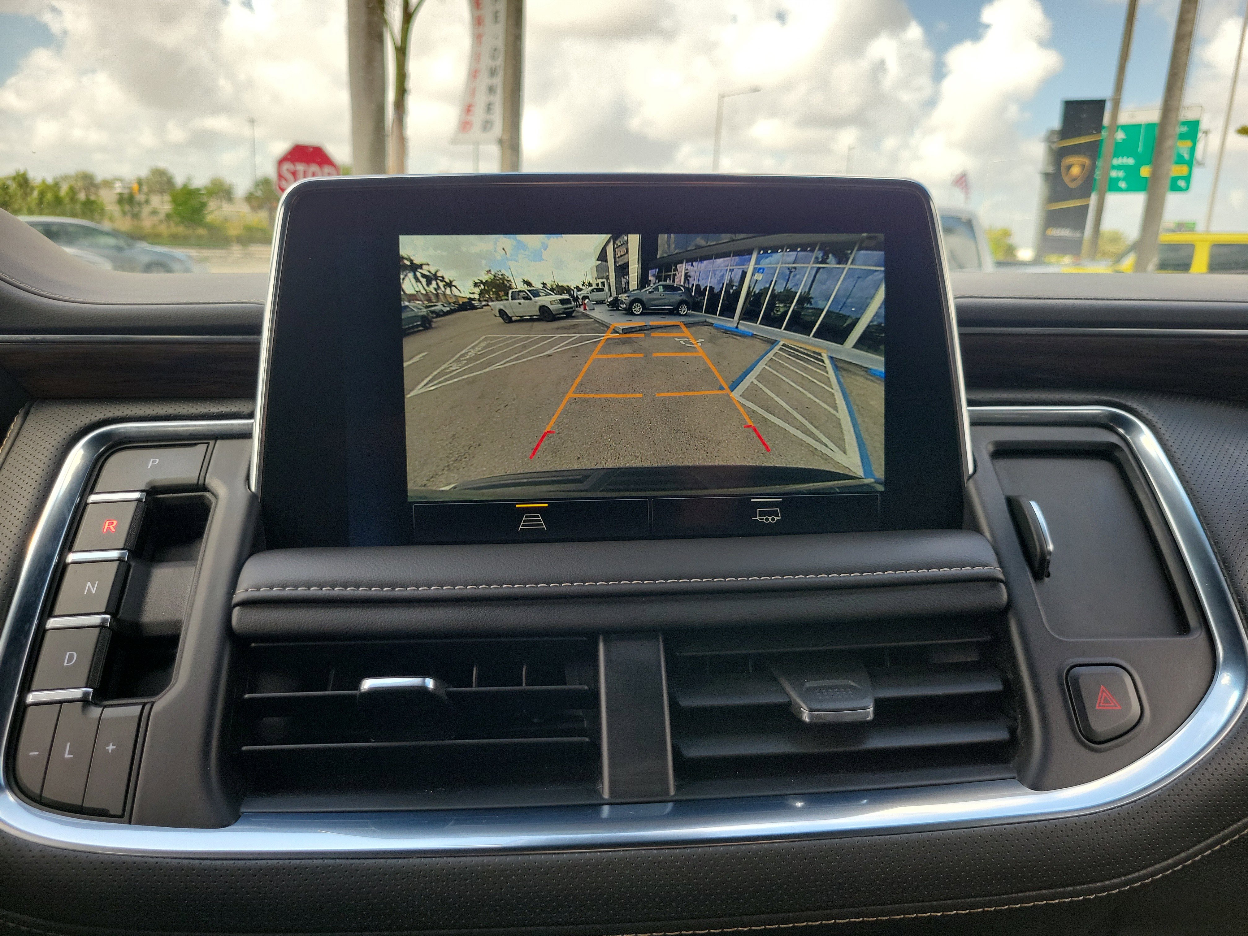 Used 2023 Chevrolet Suburban Premier image 11