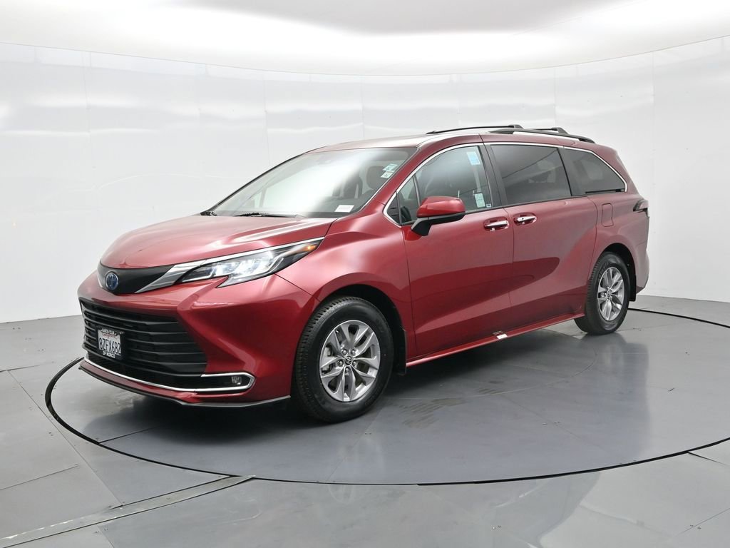 Used 2022 Toyota Sienna XLE image 66