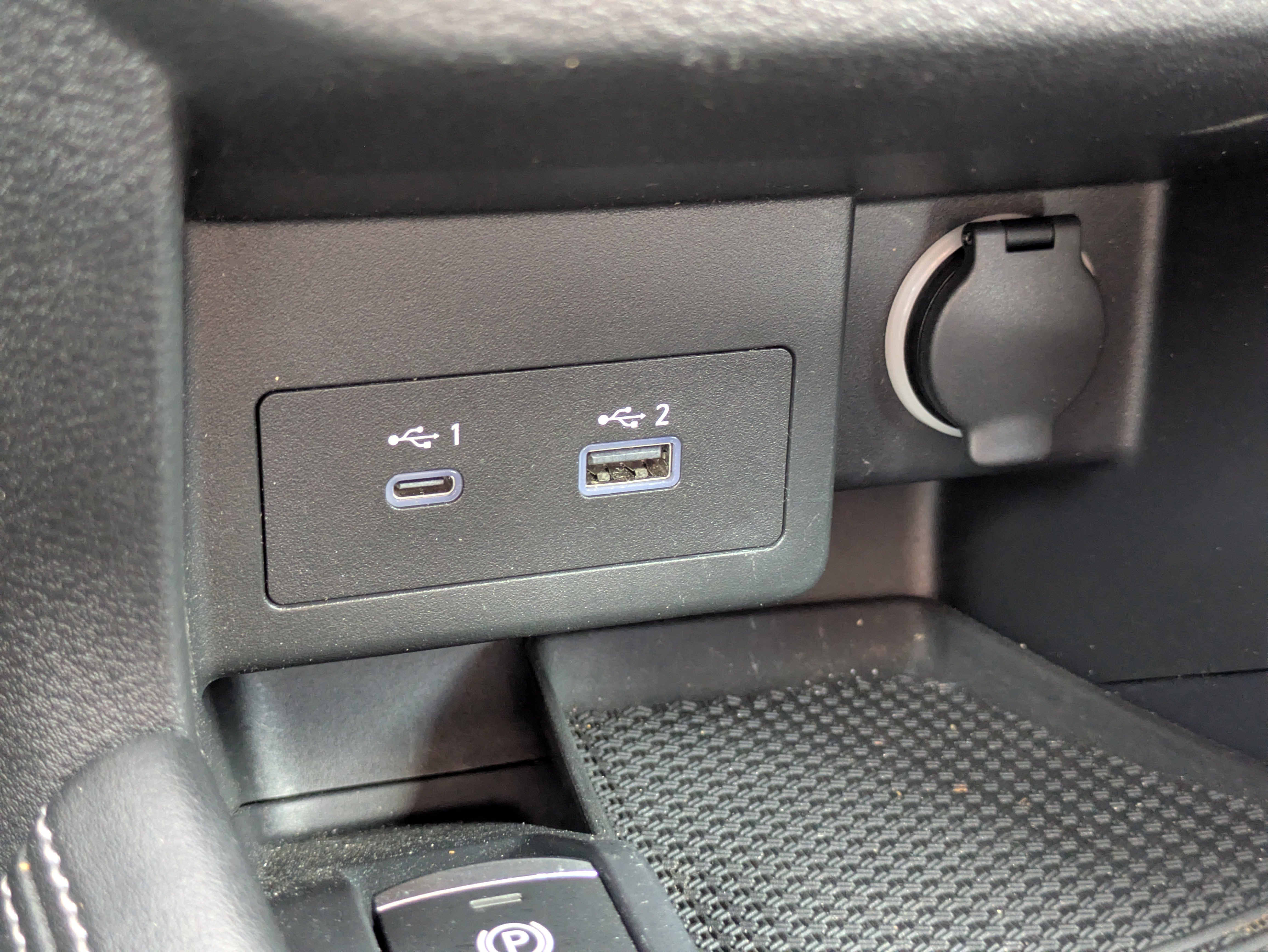 Used 2021 Nissan Kicks SR FWD image 24