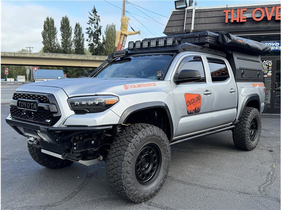 Used 2017 Toyota Tacoma TRD Off-Road image 1