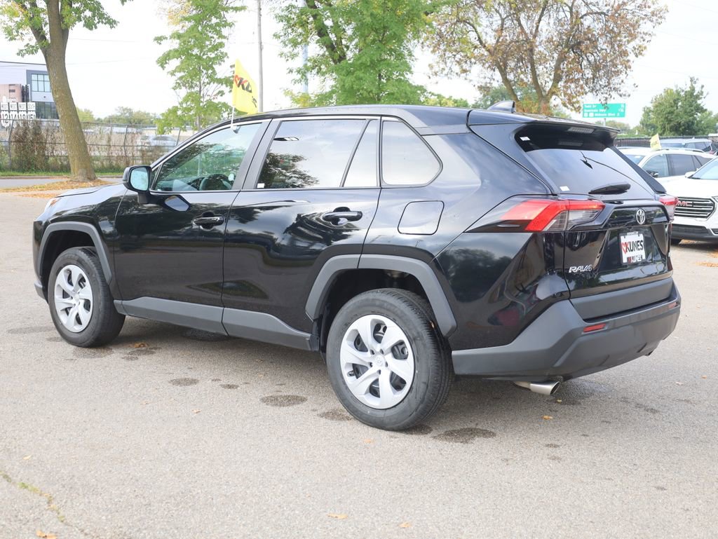 Used 2024 Toyota RAV4 LE image 7