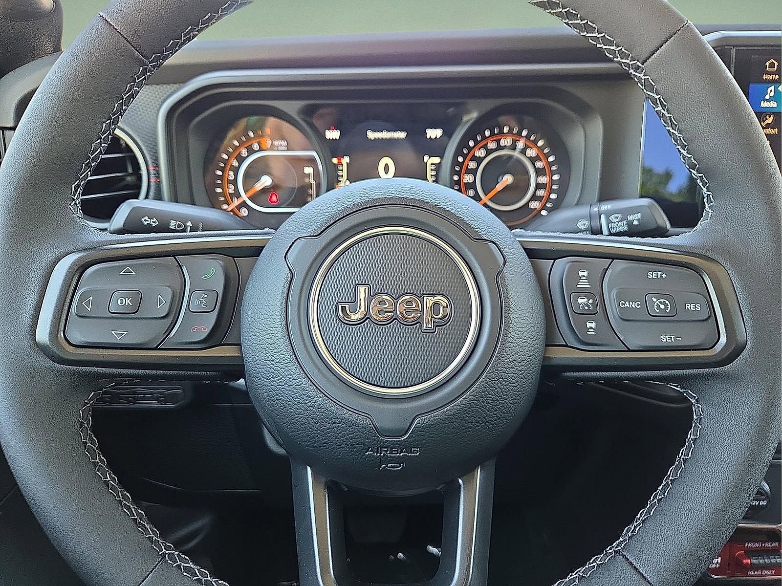 New 2026 Jeep Gladiator Rubicon AWD/4WD image 24