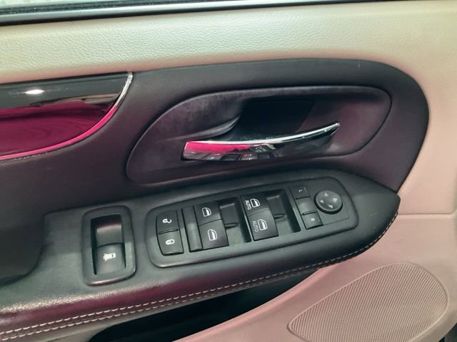 Used 2016 Dodge Grand Caravan SXT image 5