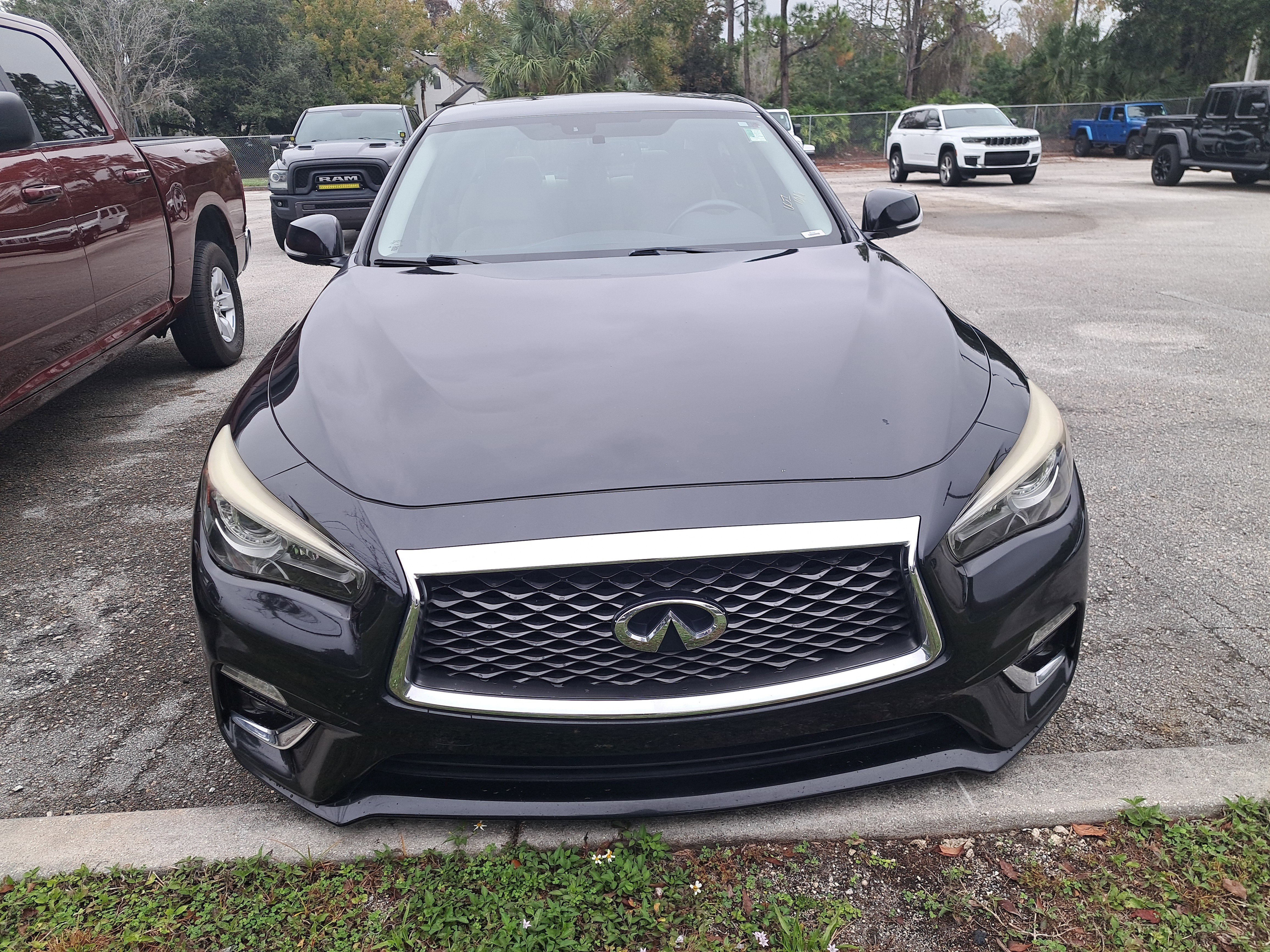 Used 2018 INFINITI Q50 Luxe w/ Essential Package (3.0T Luxe) image 2