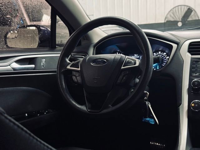 Used 2016 Ford Fusion SE w/ SE Cold Weather Package image 21