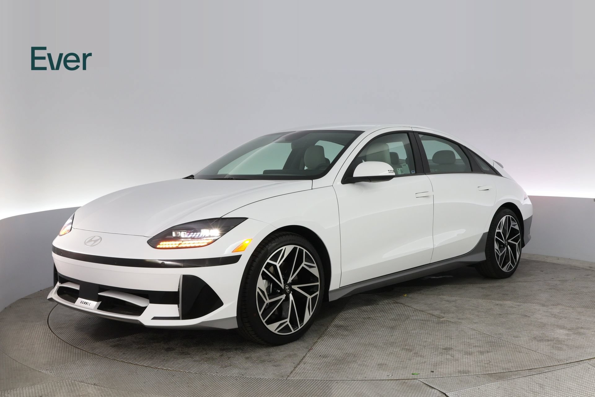 Used 2024 Hyundai Ioniq 6 Limited RWD image 2