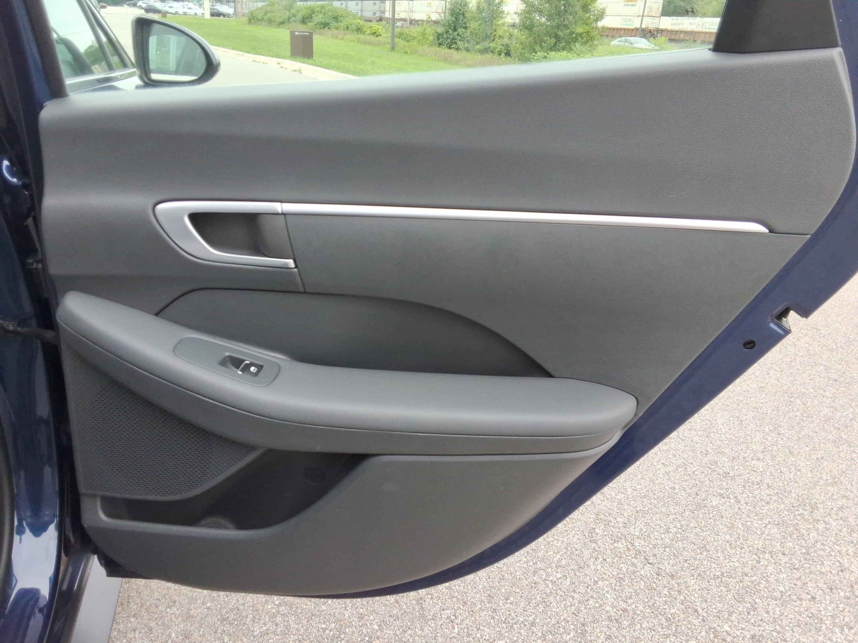Used 2020 Hyundai Sonata SE FWD image 3