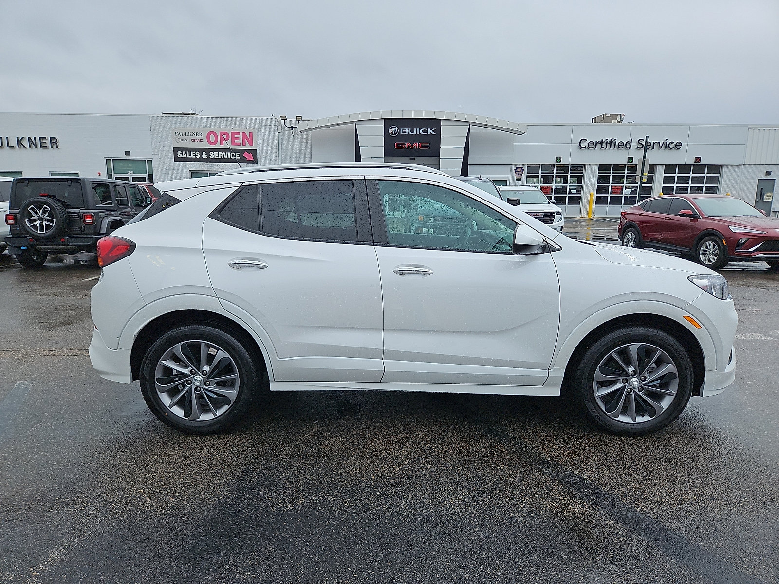 Used 2023 Buick Encore GX Select w/ Sport Touring Package FWD image 7