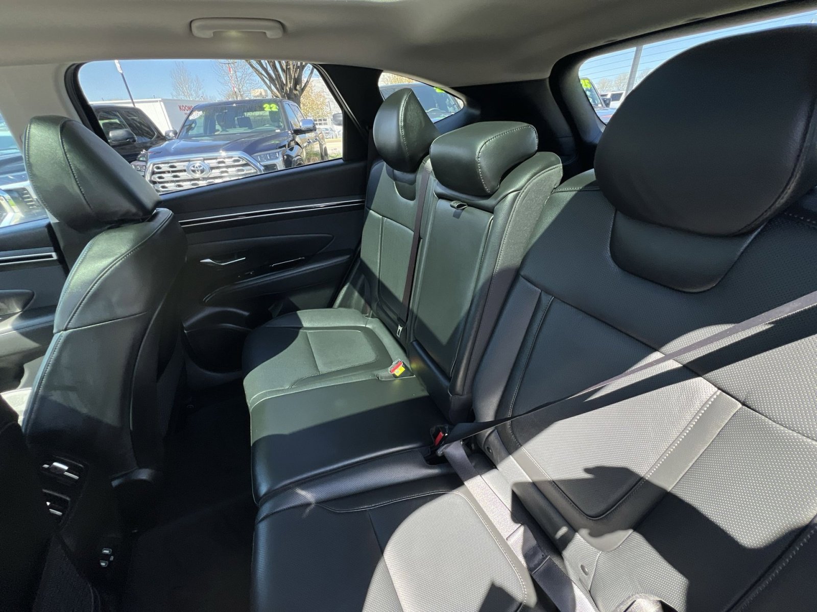 Used 2024 Hyundai Tucson Limited image 25