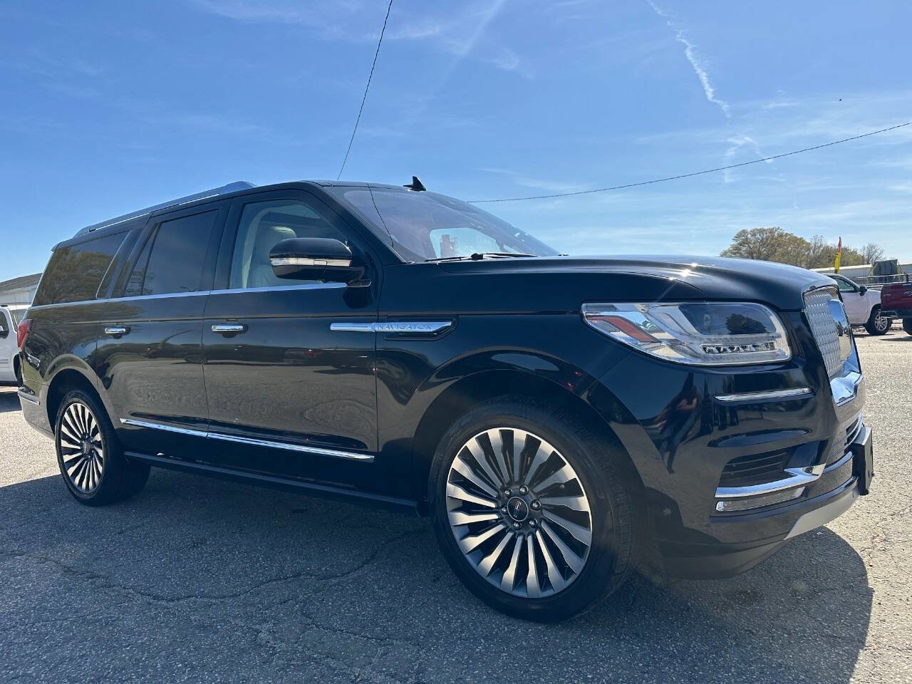Used 2019 Lincoln Navigator L Reserve image 14