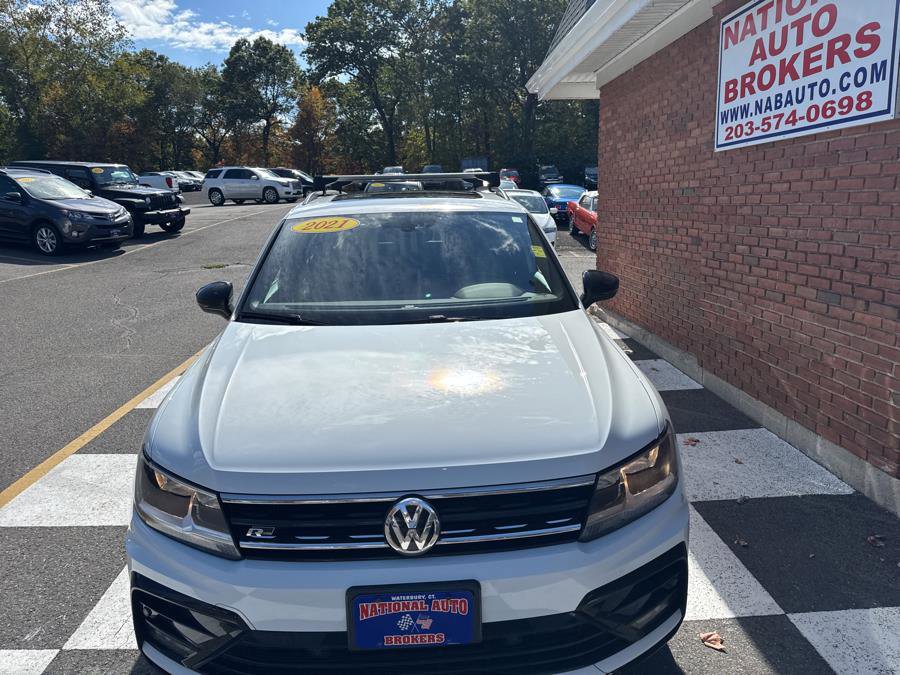 Used 2021 Volkswagen Tiguan SE R-Line image 4