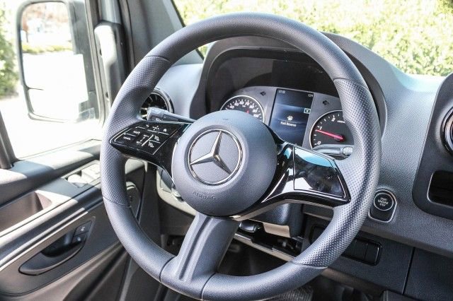 New 2025 Mercedes-Benz Sprinter 2500 image 19