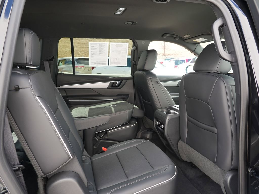 Used 2025 Buick Enclave Preferred AWD/4WD image 28