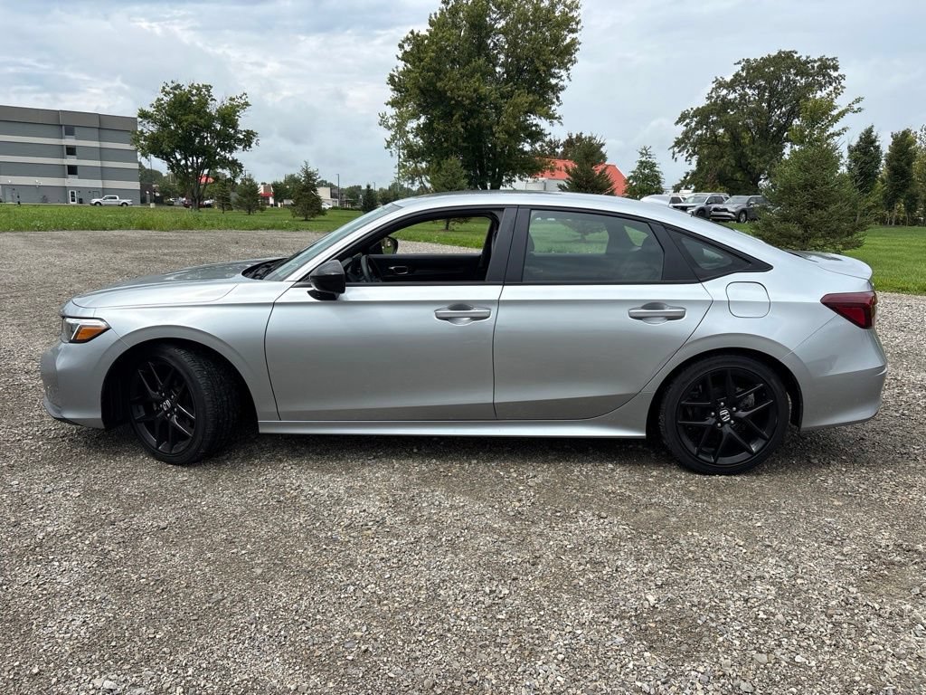 Used 2025 Honda Civic Sport image 6
