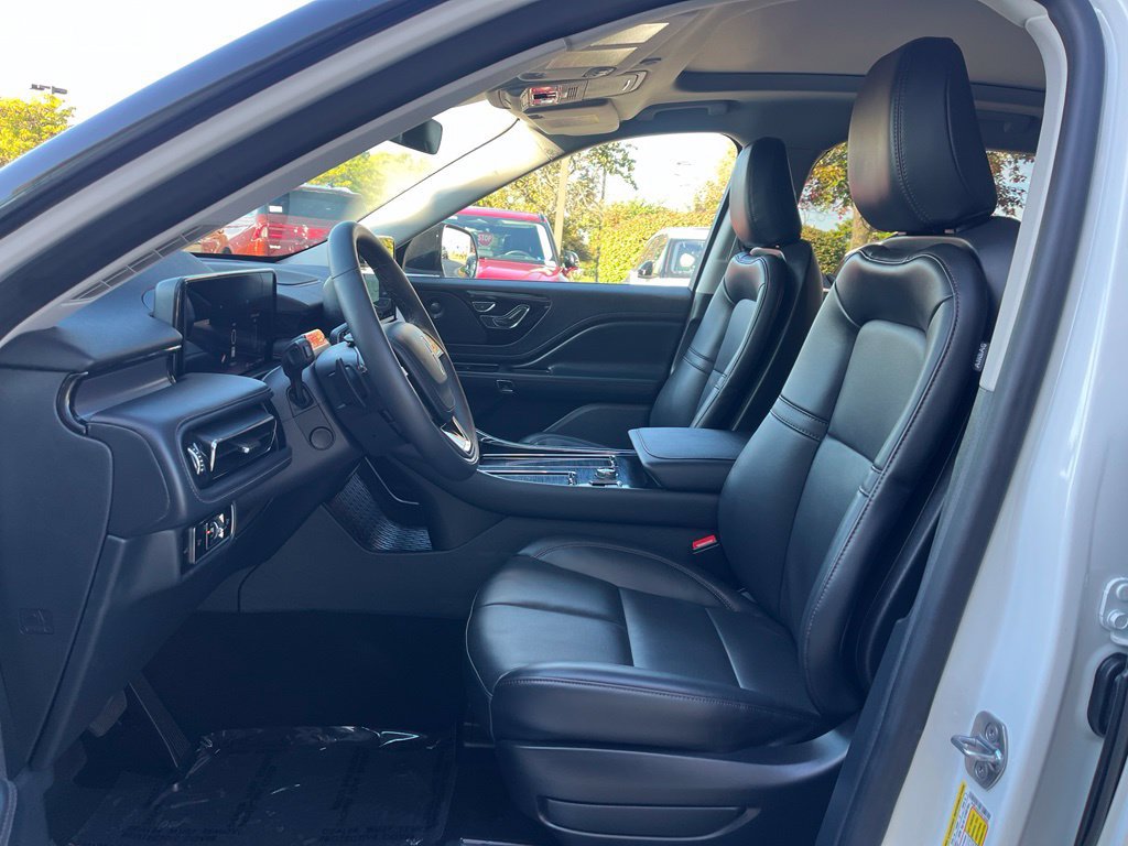 Used 2026 Lincoln Aviator AWD image 25