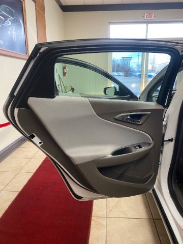 Used 2022 Chevrolet Malibu LT FWD image 16