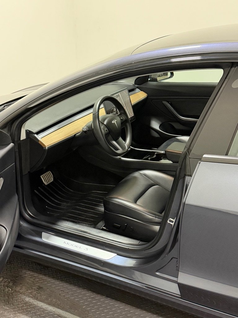 Used 2019 Tesla Model 3 Performance image 11