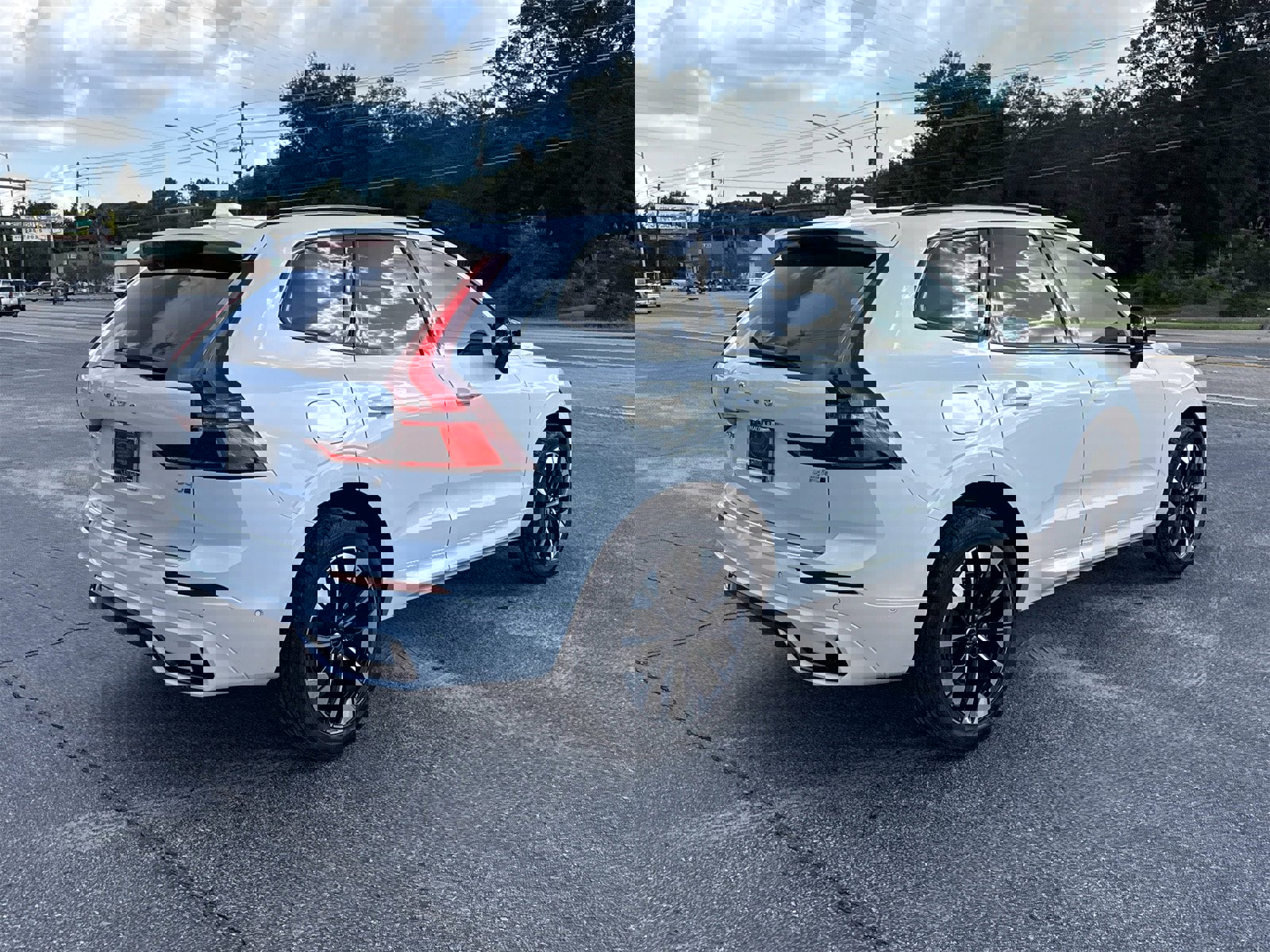 New 2026 Volvo XC60 B5 Plus w/ Protection Package Premier image 5