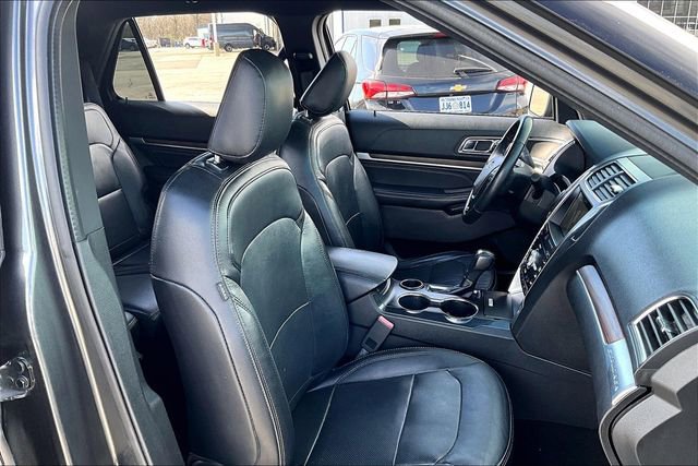 Used 2019 Ford Explorer Limited w/ Class III Trailer Tow Package image 30